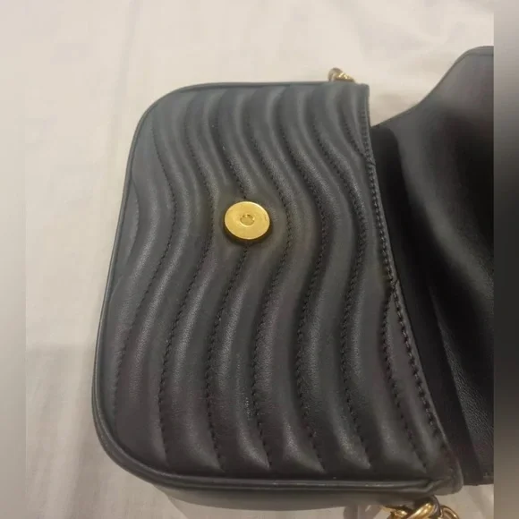 Louis Vuittton New Wave Multi Pouchette full inclusion - Picture 8 of 16